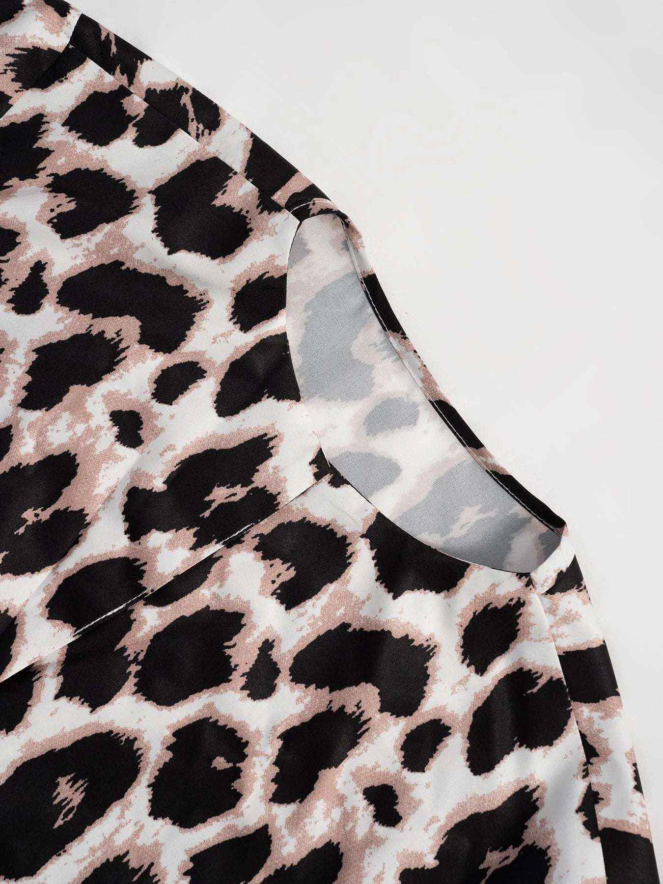 Chic Leopard Print 3/4 Sleeve Blouse V-Neck, Loose Fit Lightweight Versatile Casual Top for Women