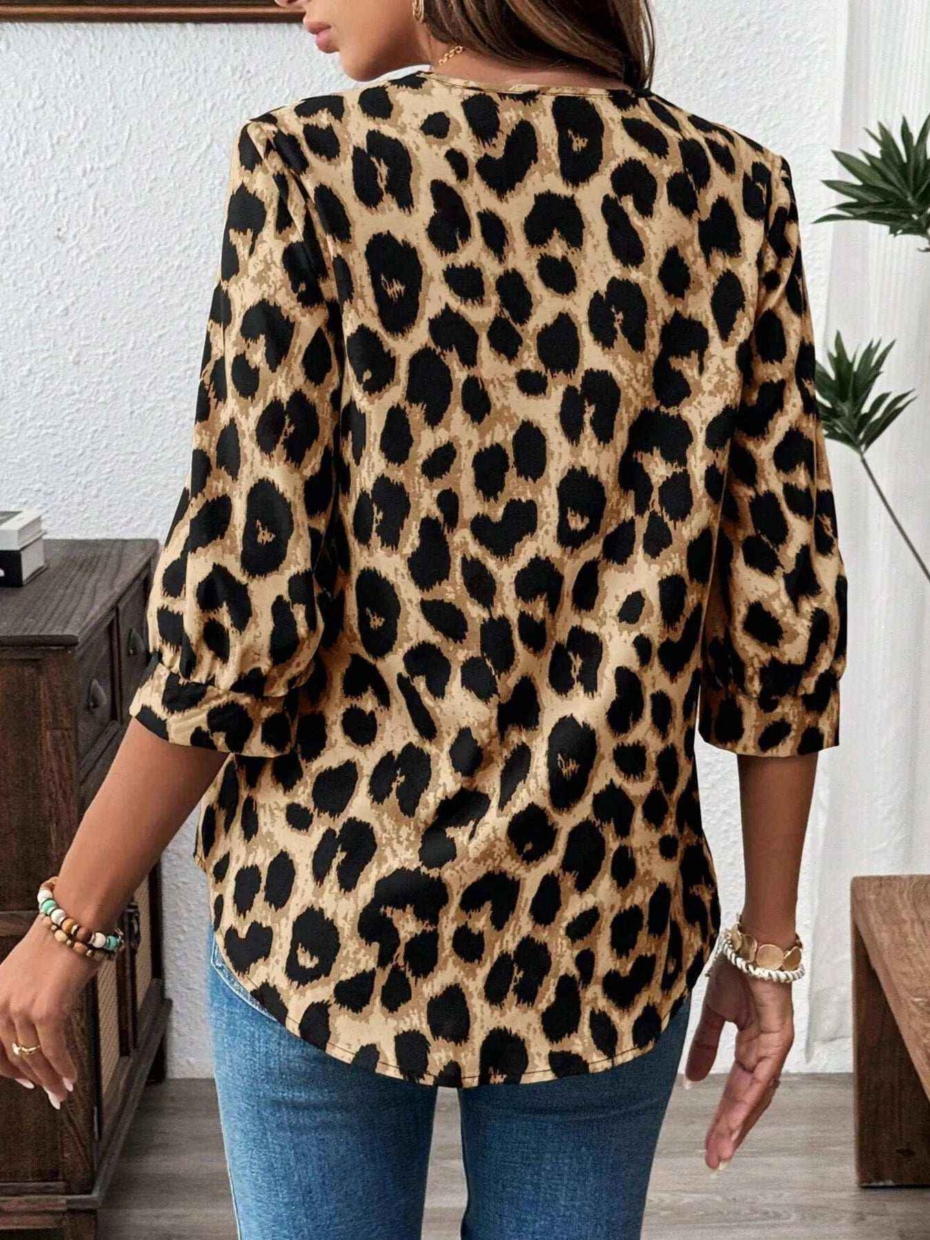 Chic Leopard Print 3/4 Sleeve Blouse V-Neck, Loose Fit Lightweight Versatile Casual Top for Women