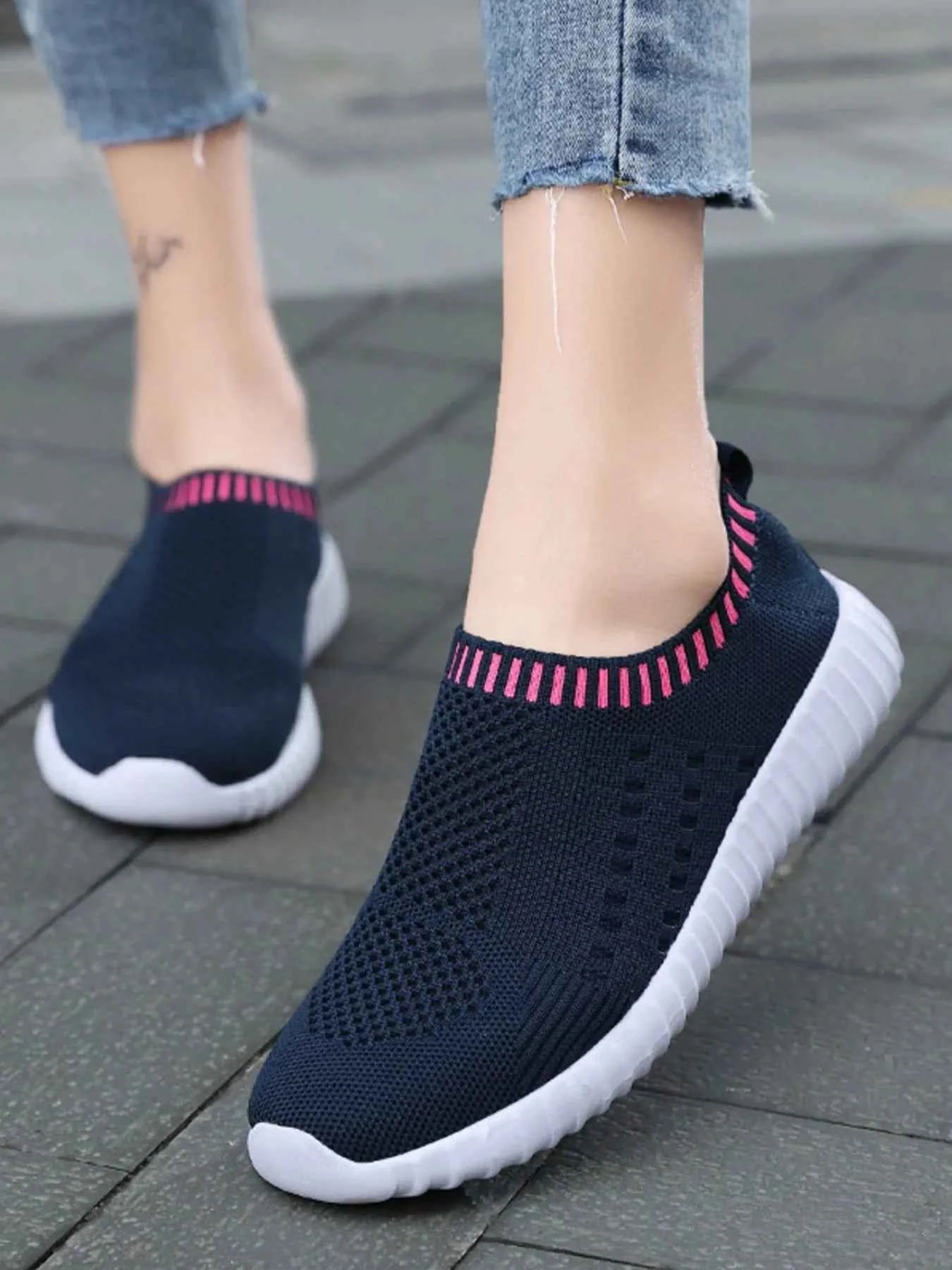 Breathable Mesh Round Toe Slip-Ons
